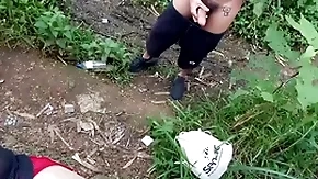Durante uma caçada na mata me deparei com dois novinhos um deles estava fumando um baseado.  vídeo completo com direito a duas gozadas disponível spoonful overheated  e subscrição.